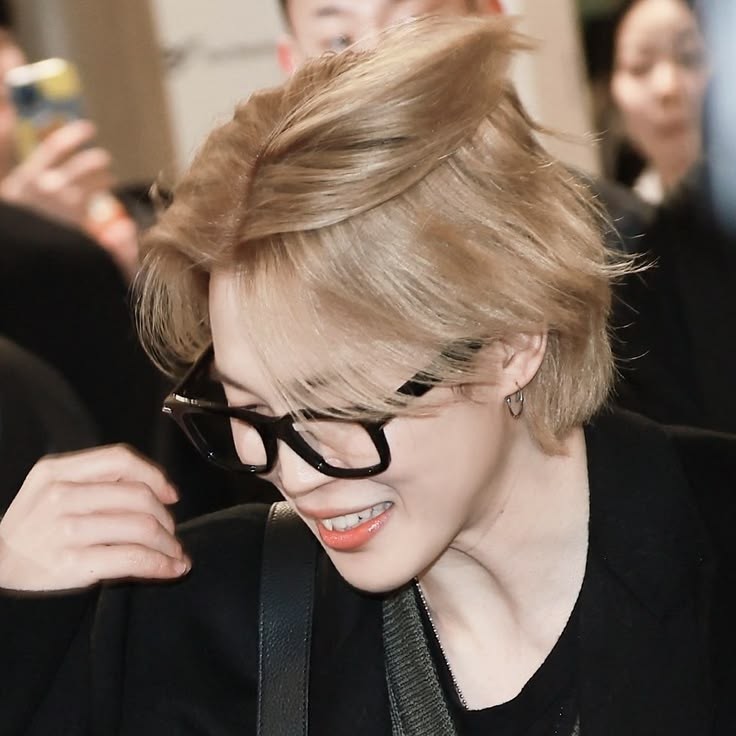 hourly brinatan tweet media