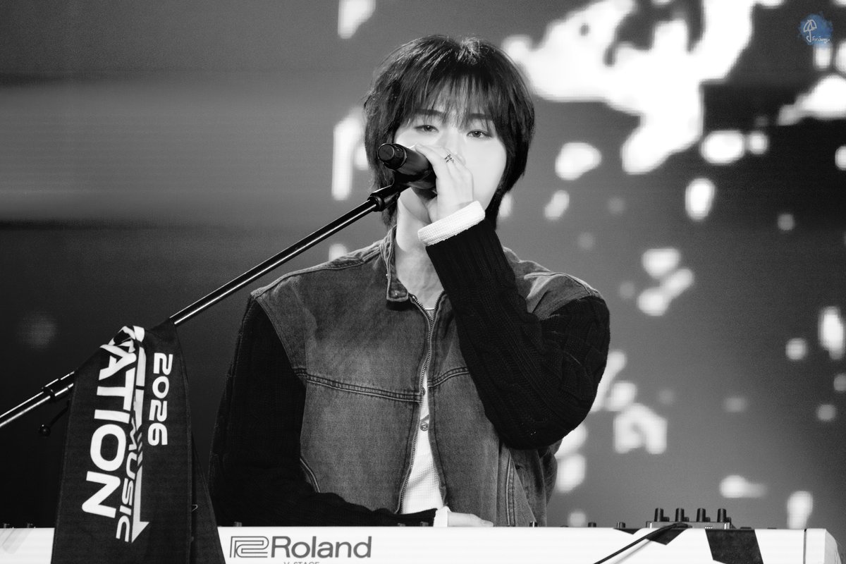 Umbrella tweet media