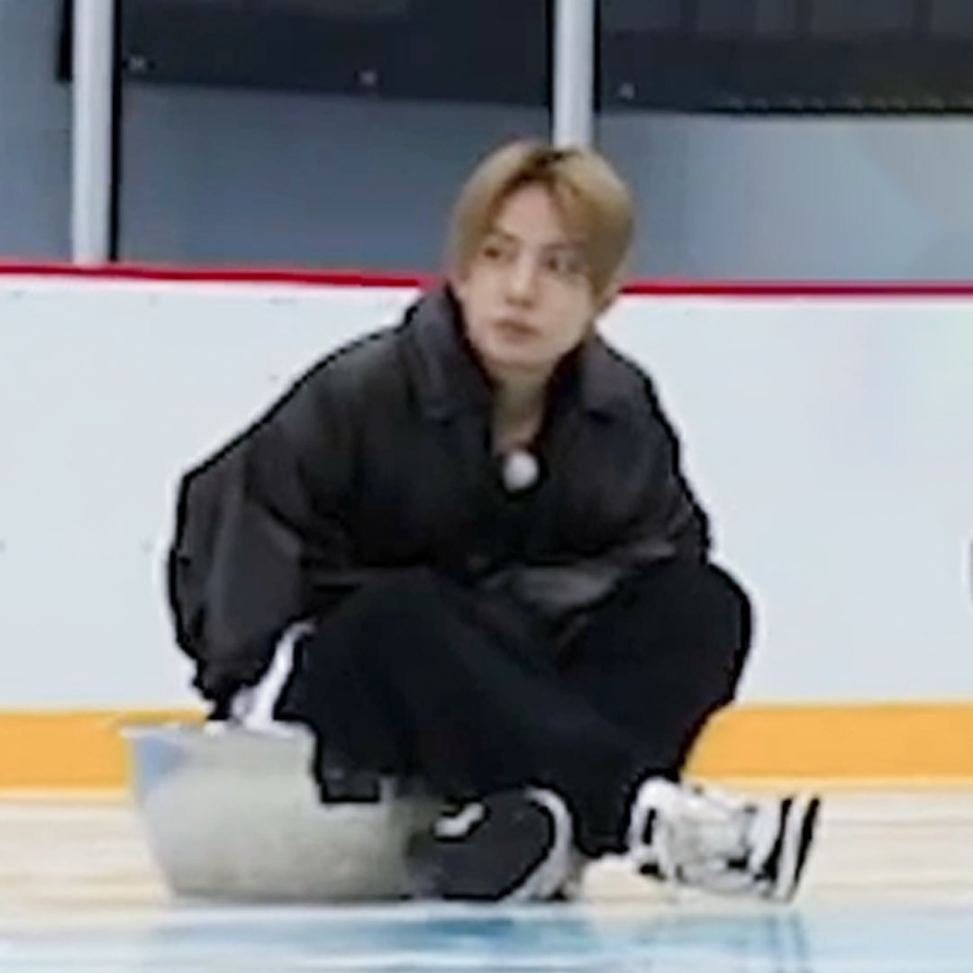 hsimissuuu tweet media