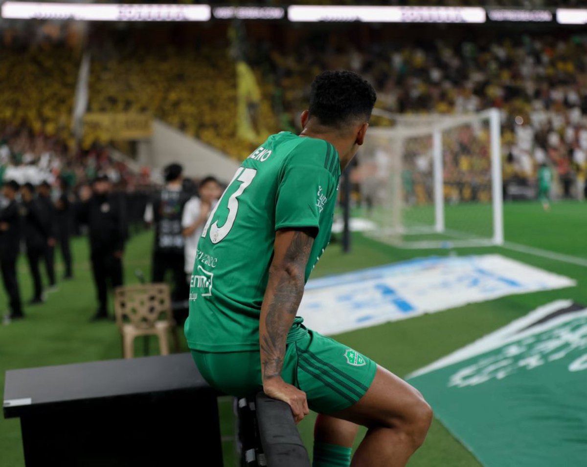 يـزن tweet media