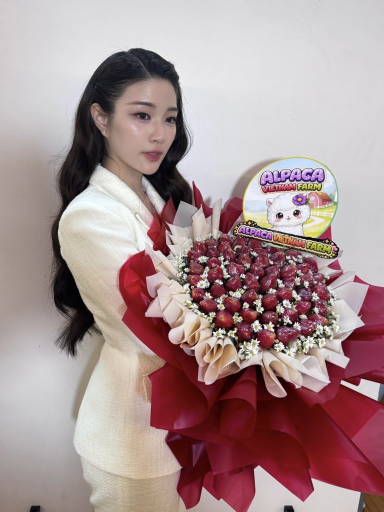 ginnynatnicha tweet media