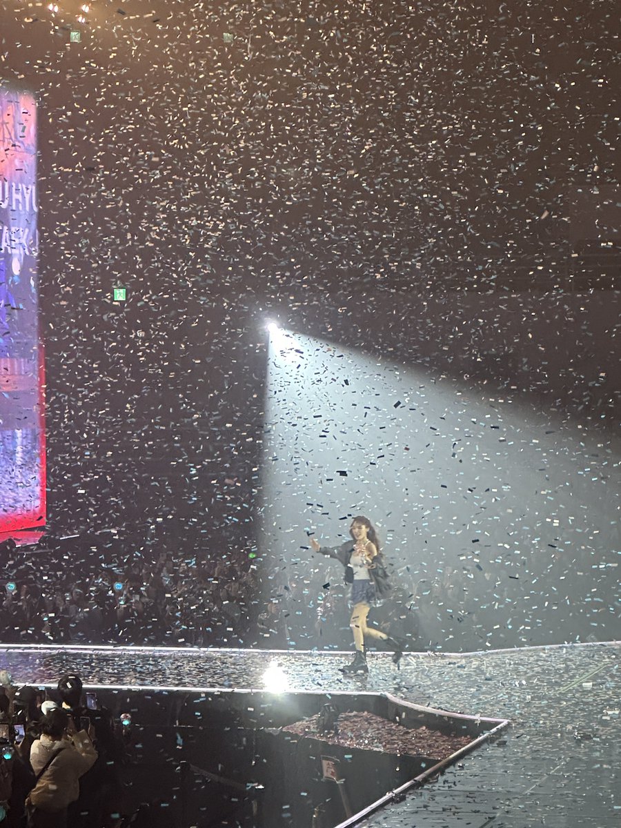 Suite 221 tweet media