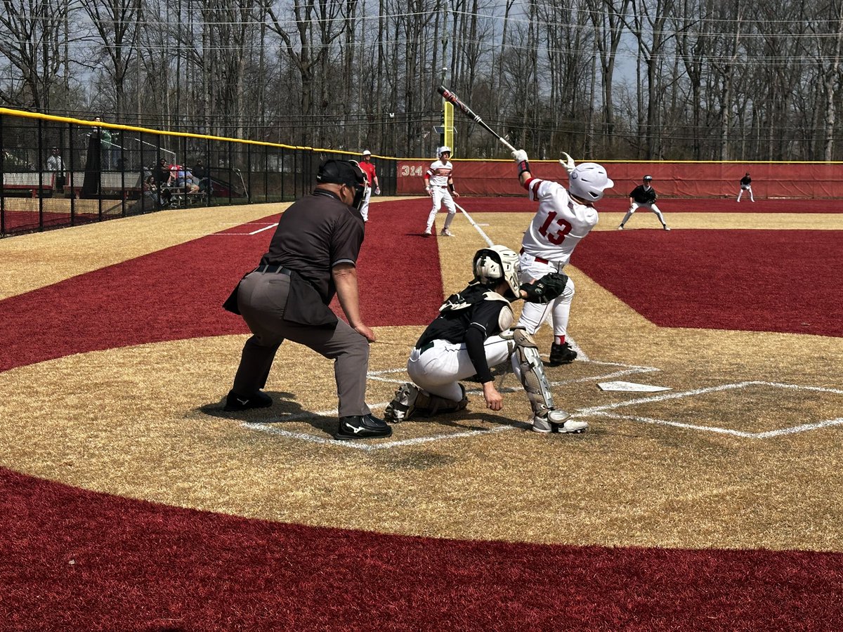 CJSportsRadio's tweet photo. END 5:  Damien Calandra drives in @connor2murphy from third after Connor led with a double. But that’s all they get.  2-1 @EHS_Eagles_BB over @BaseballSPHS. https://t.co/ict6YPqJSk
