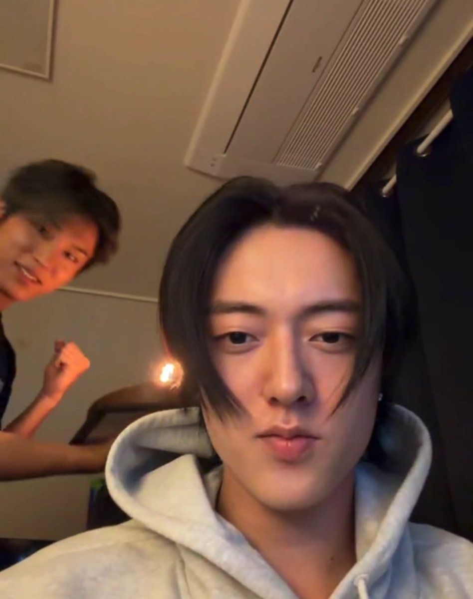 mom 🫧 ia tweet media