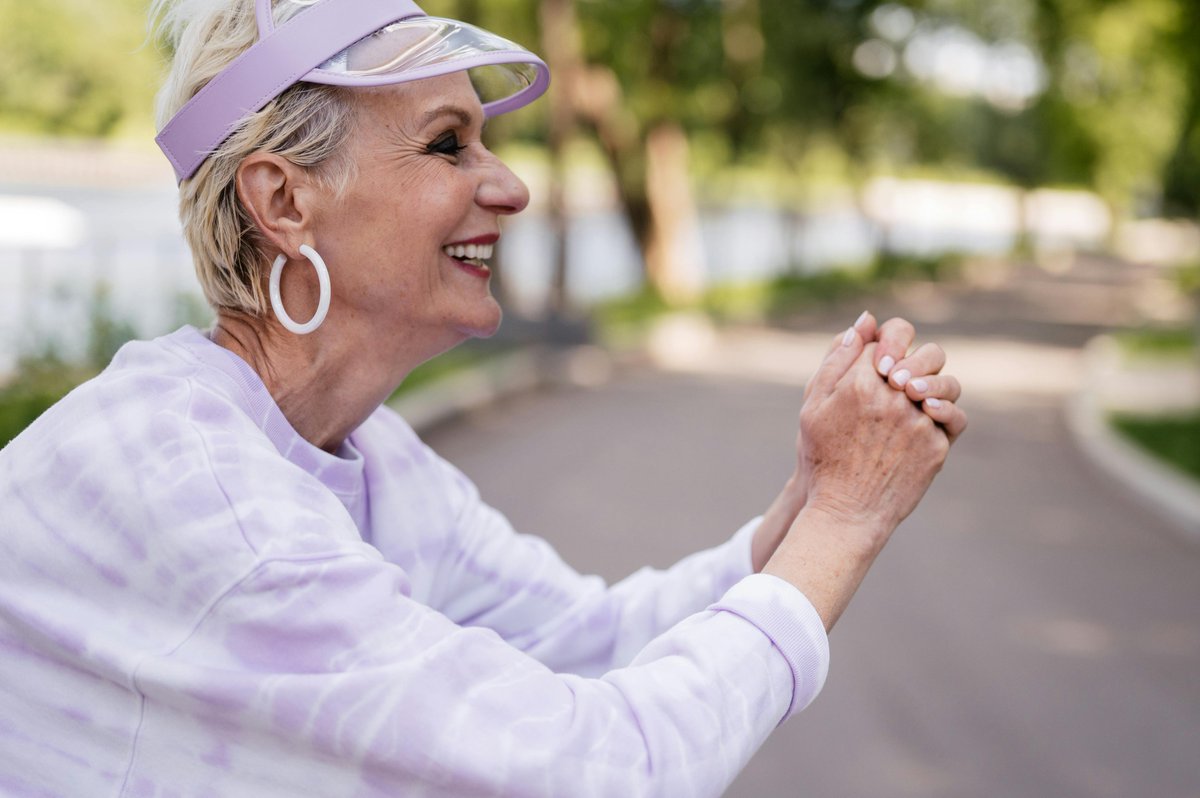 JustLikeFamily's tweet photo. How do you keep seniors happy &amp; thriving in SW Florida? Our beautiful year-round sunshine, stunning beaches, and vibrant communities make it easier than ever, but it still takes a little intention and the right support! https://t.co/FM8VjfUdKQ https://t.co/SUcJgRH2Yb