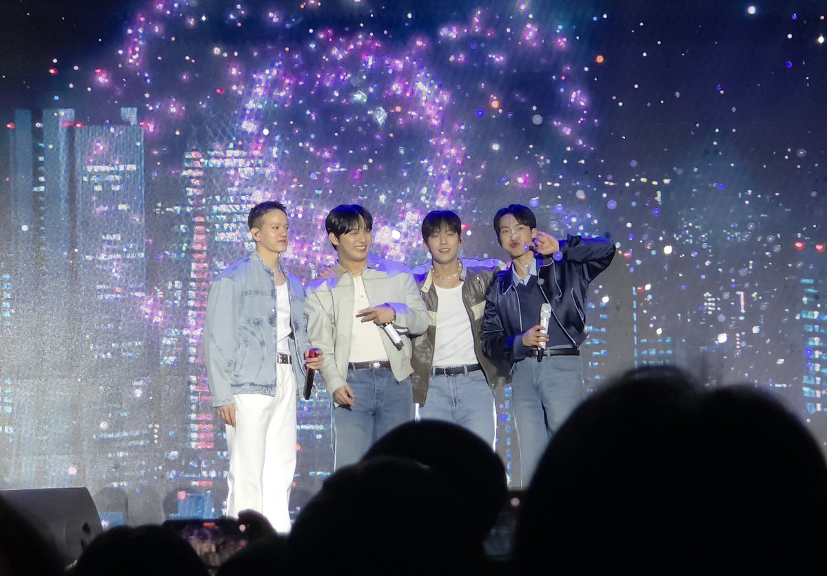 uidya_'s tweet photo. 아 진짜 너무 귀여워,,,,
260404 조이플 콘서트 #비투비 https://t.co/QISnraEv5u