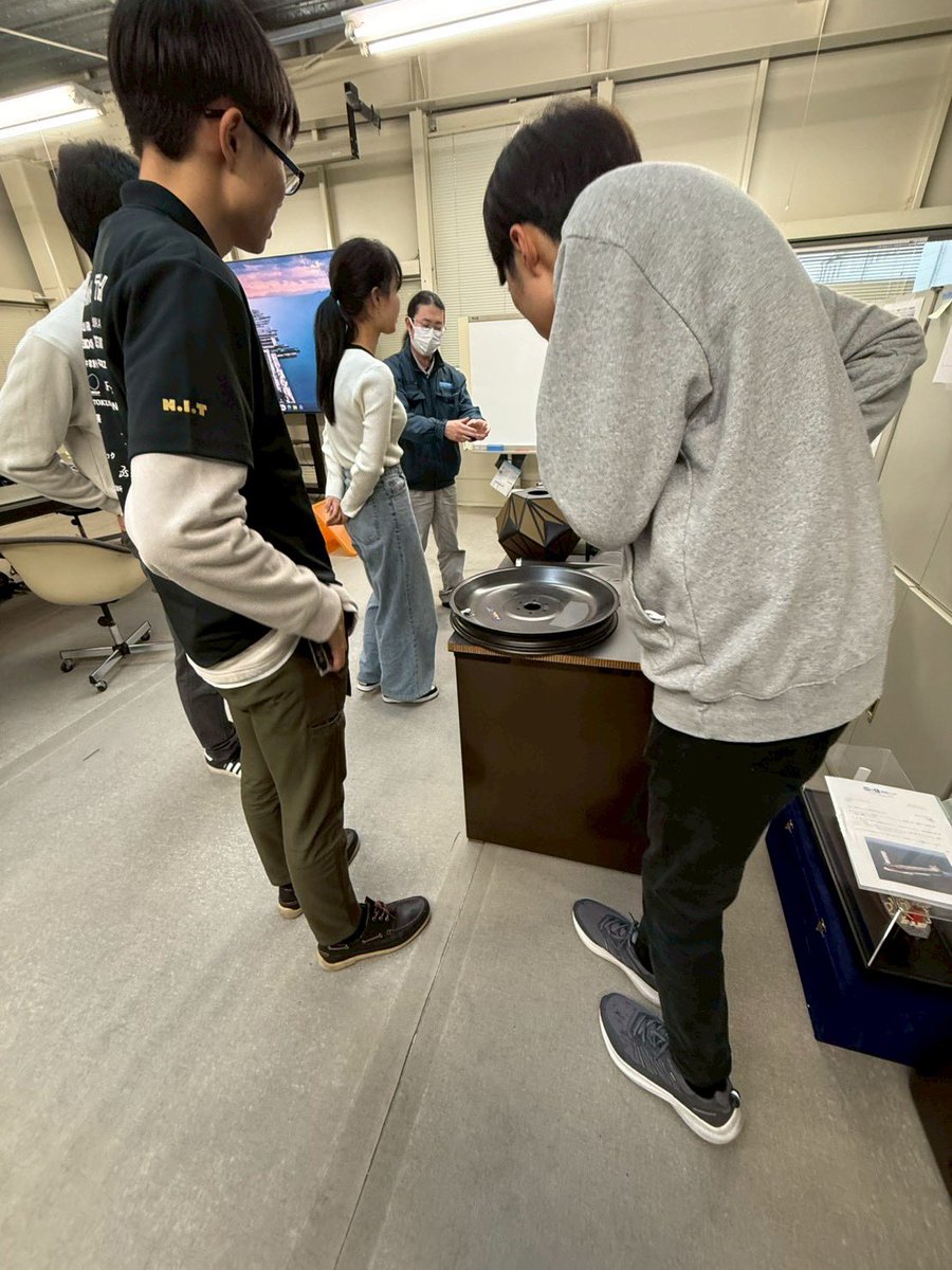 NIT_Formula's tweet photo. 株式会社ジーエイチクラフト様に工場見学を実施していただきました！
また複合材料などについて技術相談をさせていただき、知見を深めさせていただきました！
この度はありがとうございます！
#学生フォーミュラ 
#fsae https://t.co/V5ncGRFvUv