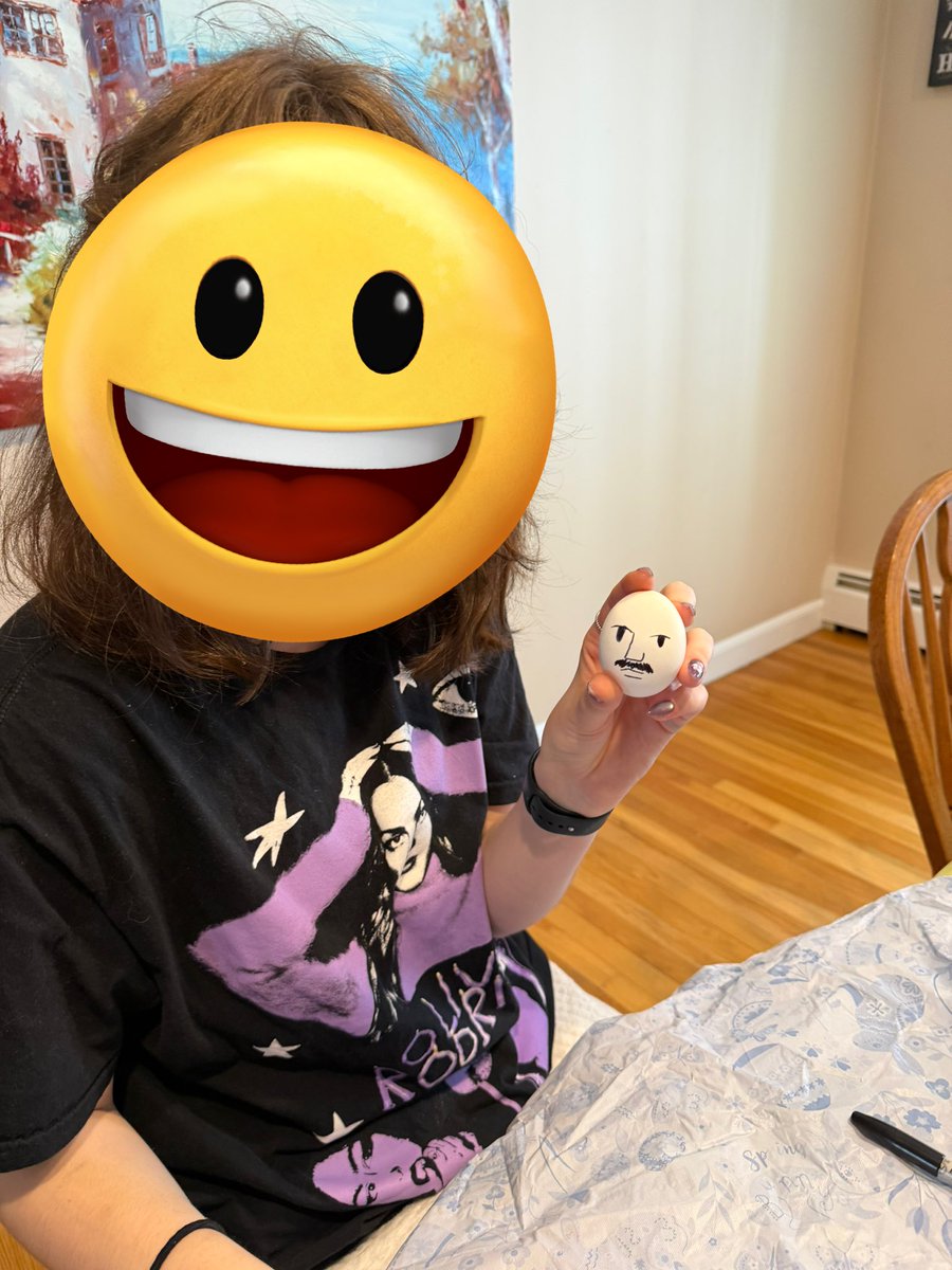 ellie🍸 tweet media