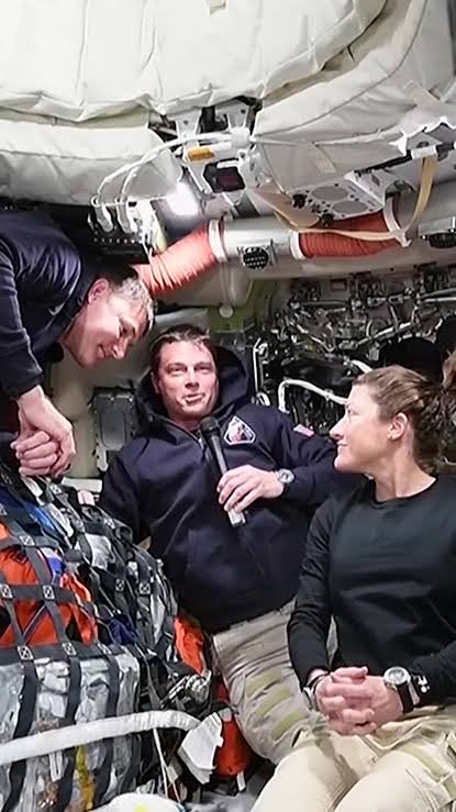 Latest in space tweet media