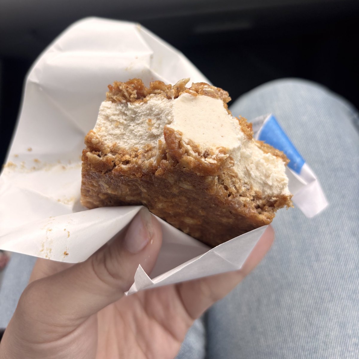 εϊз liz tweet media