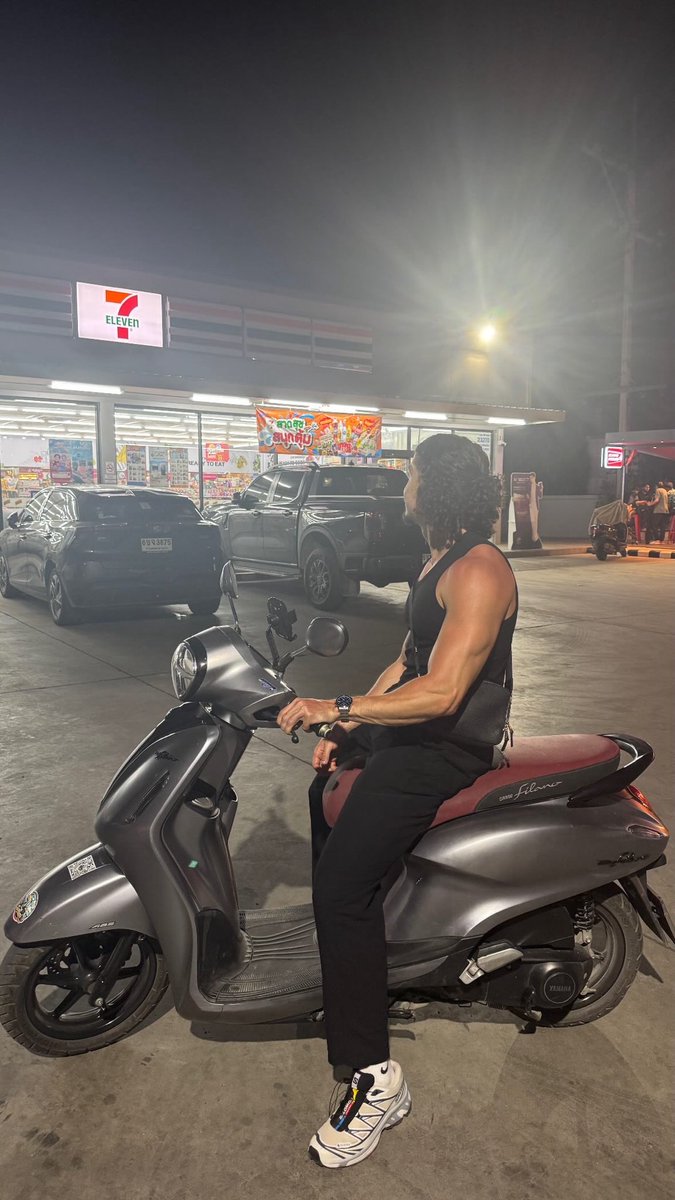 Leon S Kennedy tweet media