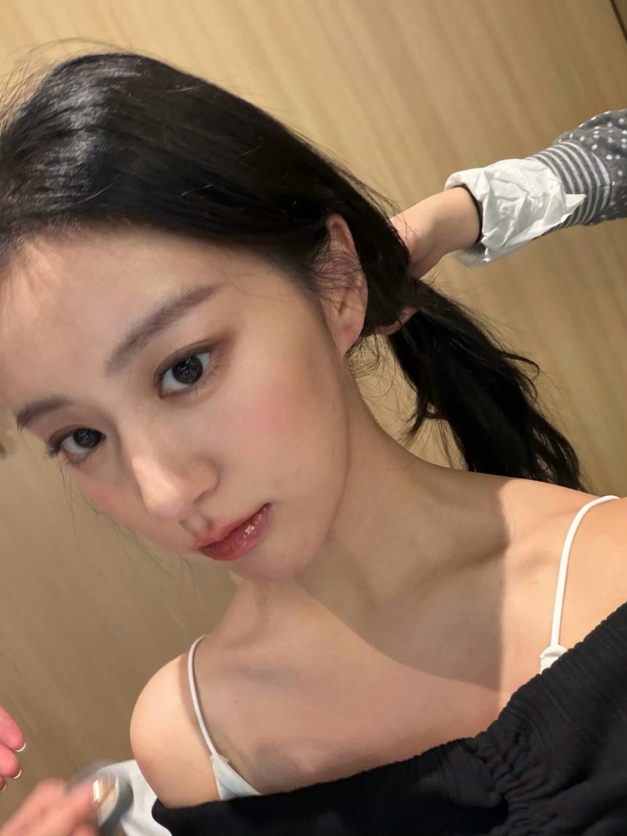 ‎ghi 𝜗ৎ tweet media