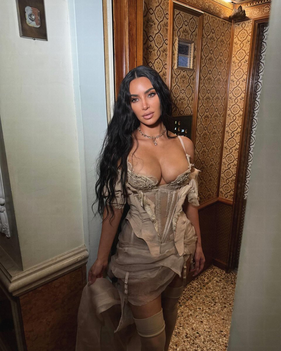 pop vibes tweet media