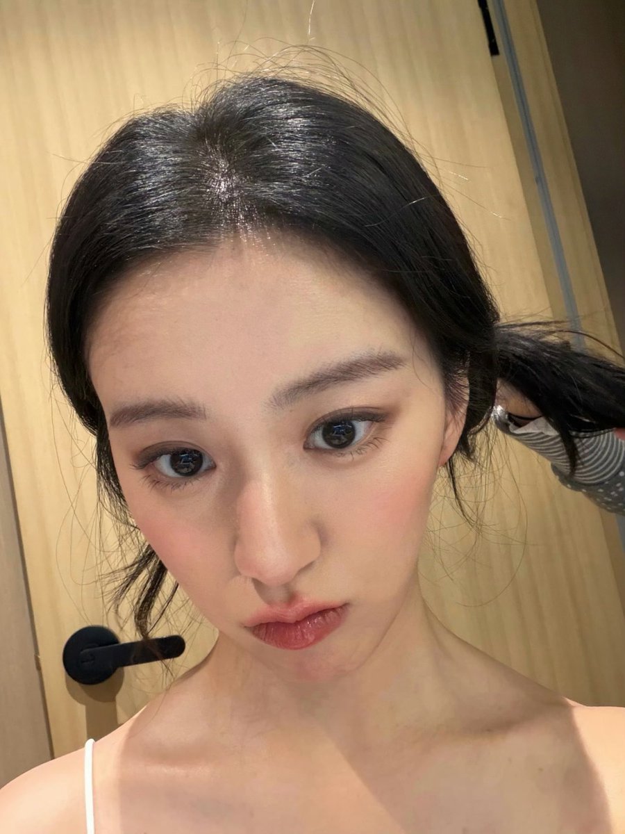 ‎ghi 𝜗ৎ tweet media