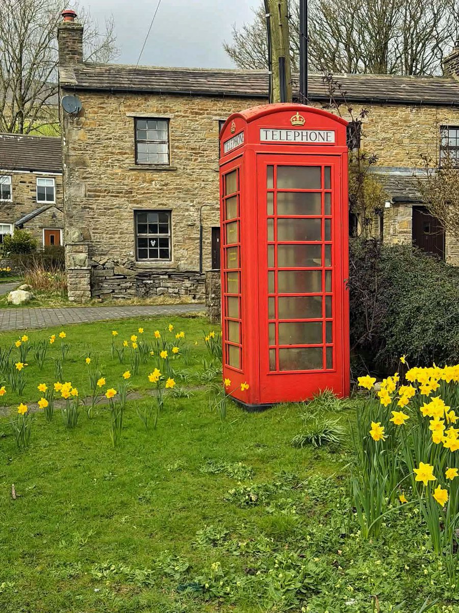 Postcard from Britain tweet media