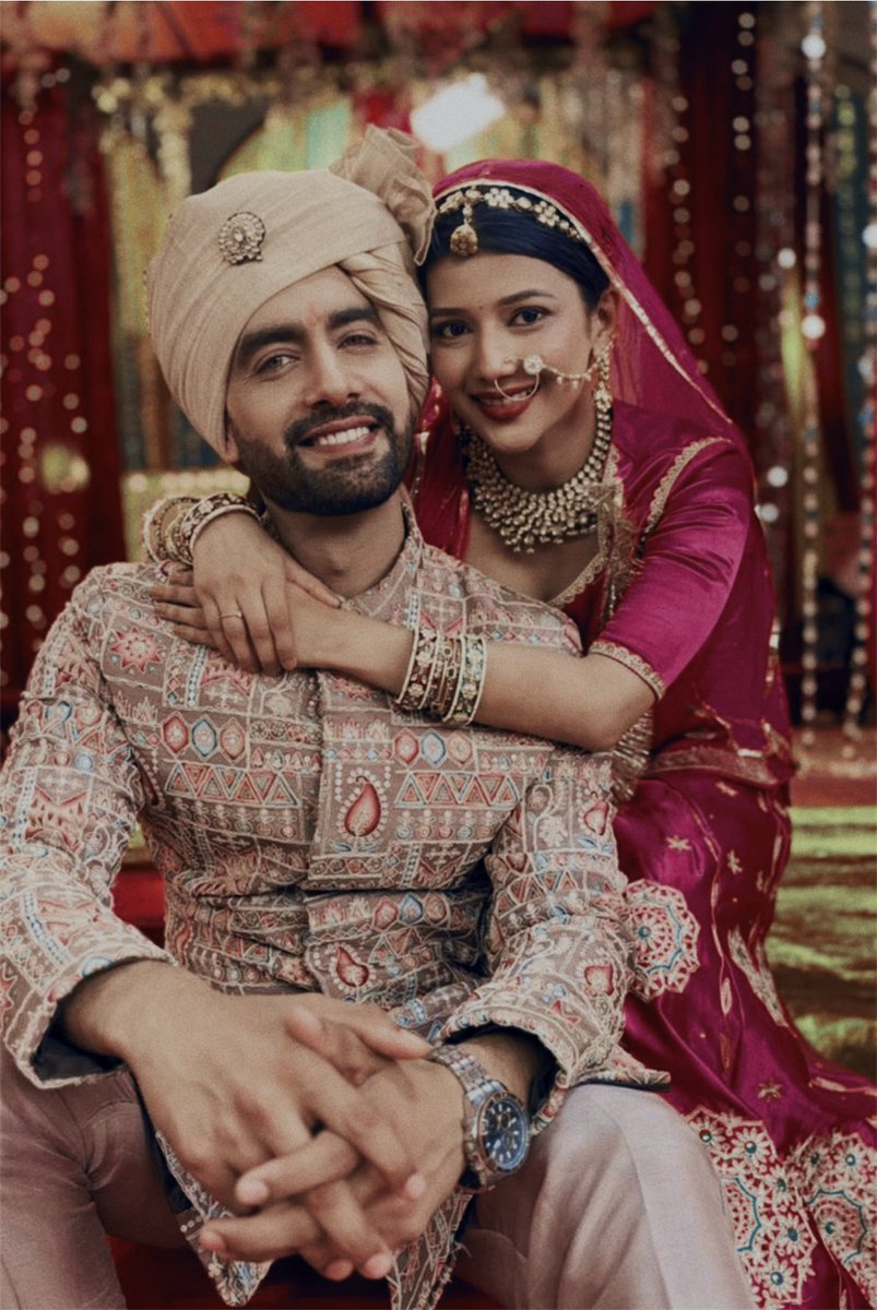 Falling in love with you will forever be my favourite thing 🥹♥️

#Yrkkh #Abhimaan