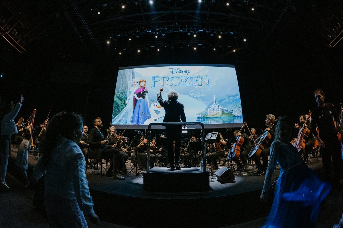 vwarena's tweet photo. ❄️ En İyi Animasyon Filmi dalında OSCAR®️ Ödülü kazanan Frozen, GRAMMY®️ ödüllü şarkıları ve Christophe Beck’in bestelediği film müzikleriyle Volkswagen Arena'daydı! 

🗓️ 4 Nisan, 2026
📸 Salih Üstündağ
#HerŞeyBirArenada! https://t.co/NmGPzX7U3J