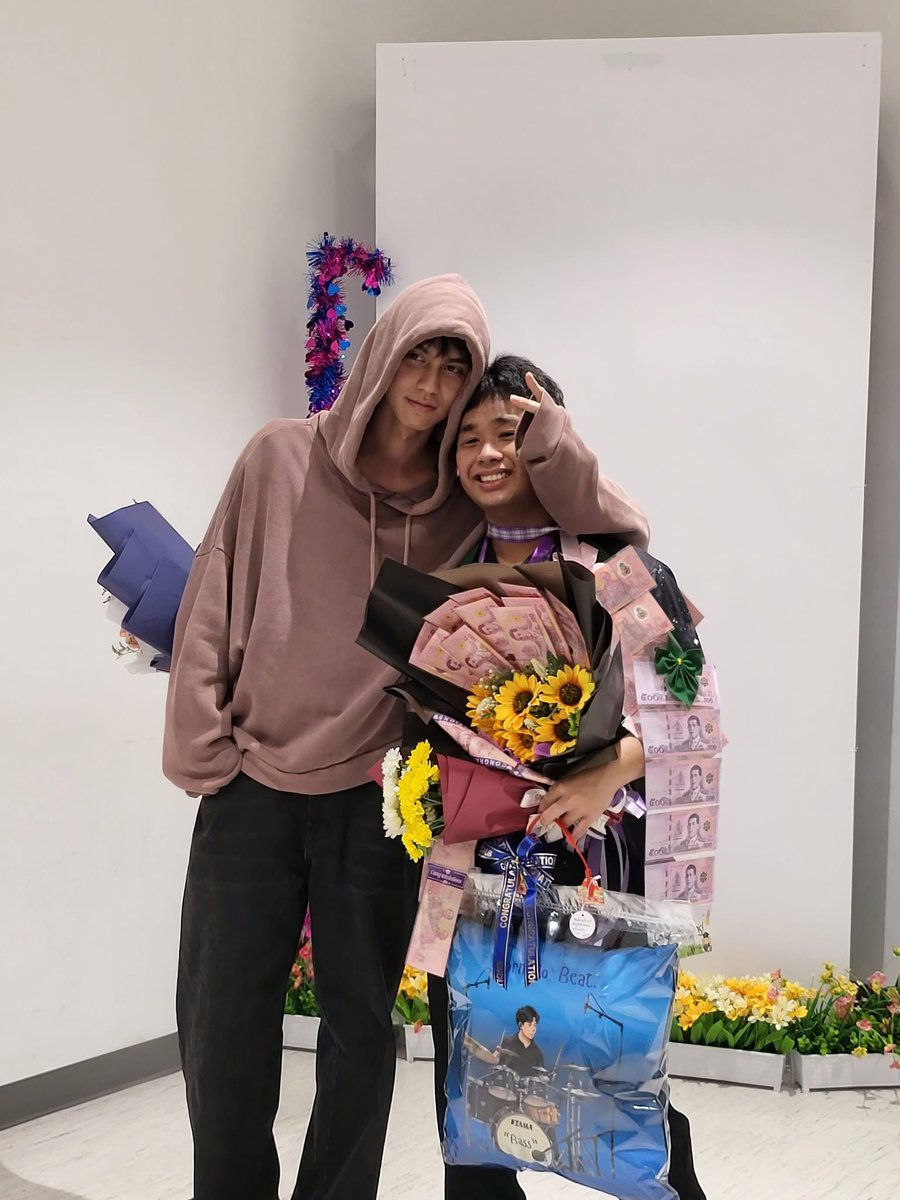 BRIGHT Global Superstar ✨️✨️✨️ tweet media