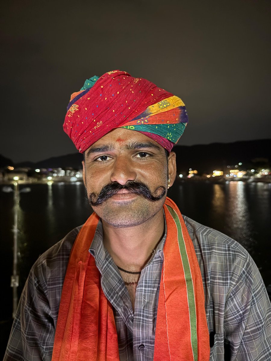 नाम याद रखना—
कुंदन सिंह मोकला!
5 साल से ओरण की आवाज
और आगे भी संघर्ष जारी।
पूरी ओरण लेकर रहेंगे!
#अधूरी_ओरण_स्वीकार_नही