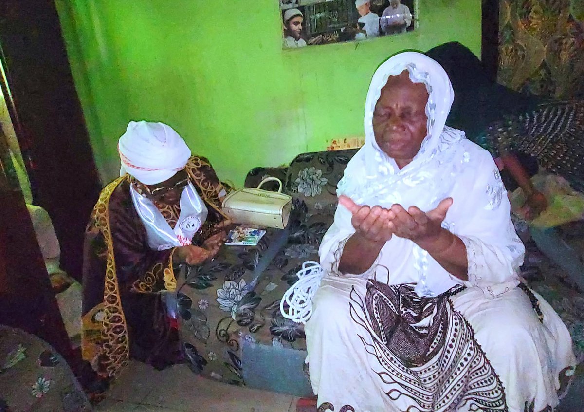 Maidiwanigroup's tweet photo. Alhamdu Lillahi. 
Ziyarar Raudar SHEHU JAMIU BULALA (Alpha) Offa Jihar Kwara (Ilorin)
Yau Asabar, 04/04/2026 https://t.co/X2zeena4S1