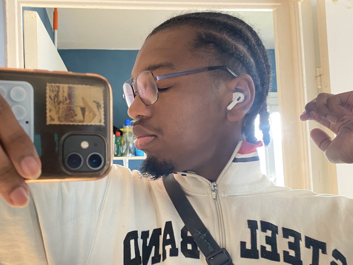 ↗ mlyce tweet media