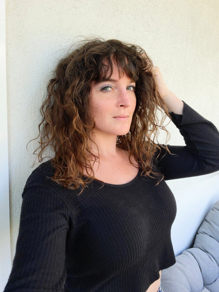 Mia Moore tweet media