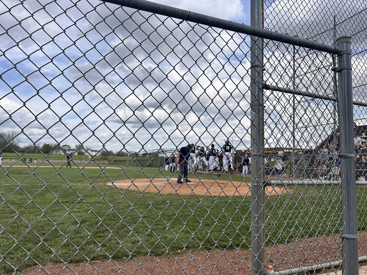 ehick13's tweet photo. Fall makes Lebanon pay 3 run homer Cougars lead 7-4 @SWOSportsDaily https://t.co/S658DfI7CX