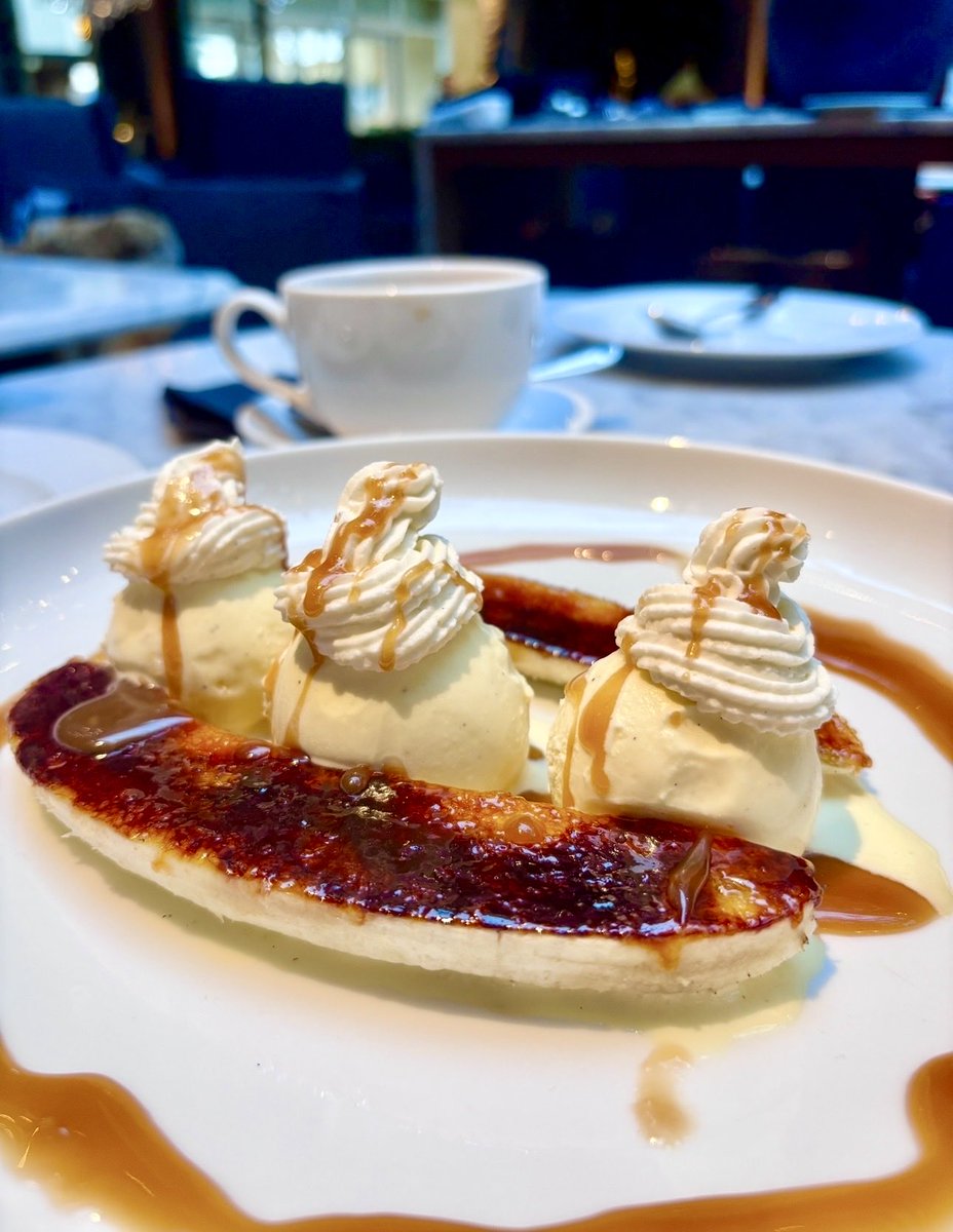 101Chupachups's tweet image. Childhood favorite in fancy form. #bananasplit #RHyyz