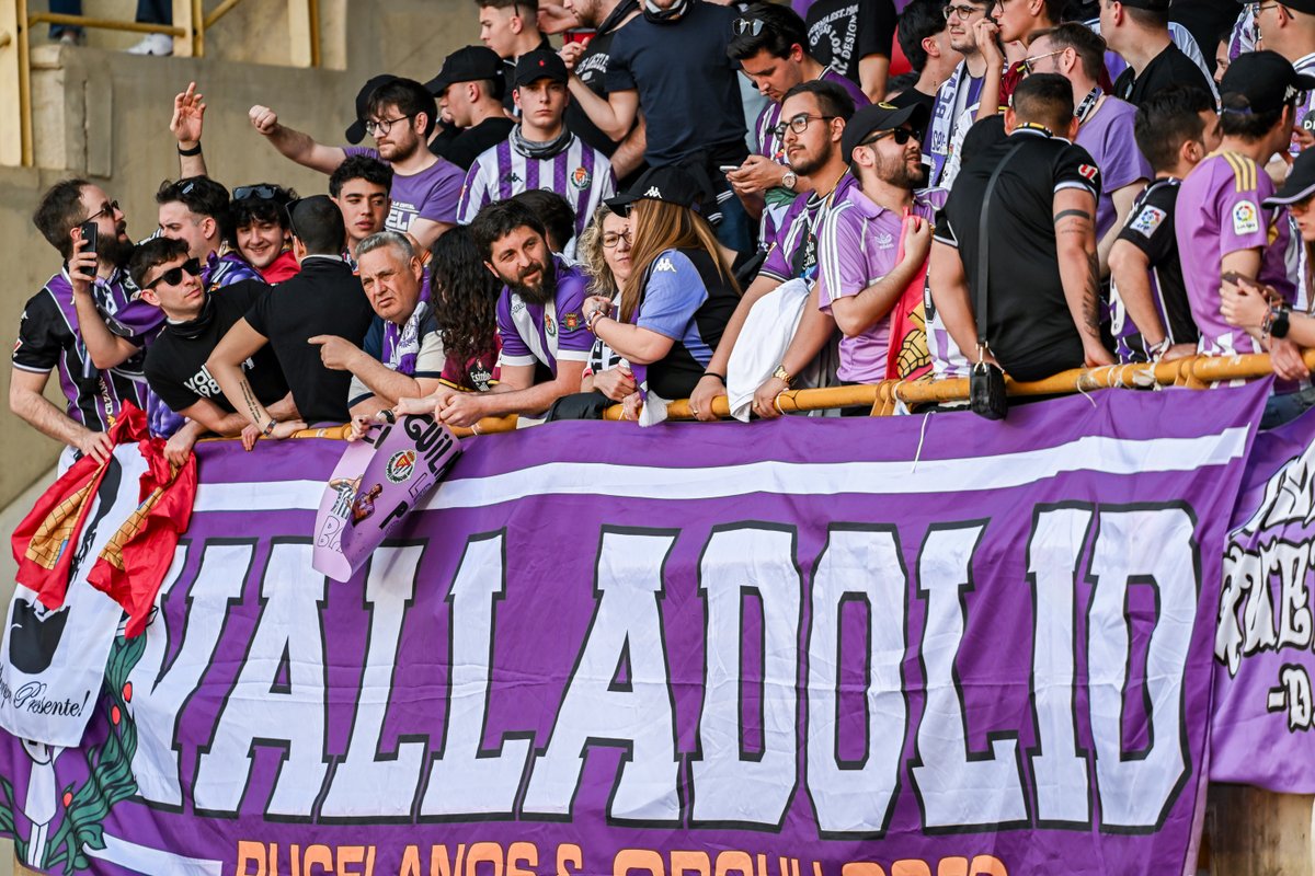 canalpucela's tweet photo. ⚪️🟣 Ya se dejan notar los colores blanco y violeta en el Reino de León
#CulturalRealValladolid

📸 Carlos Gil-Roig / Factoría 9 https://t.co/UGPOloIZpb