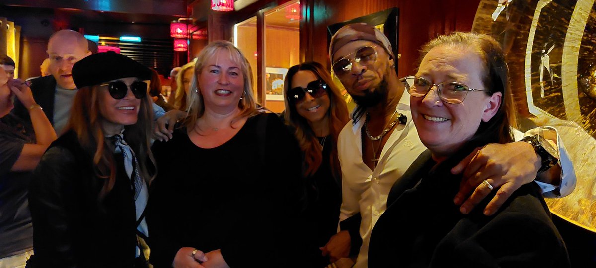 Madame Cholet, Wombling along tweet media