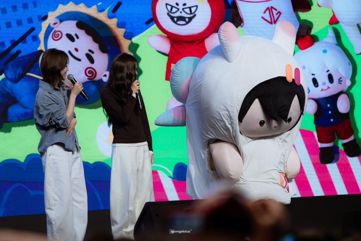 로터스. tweet media