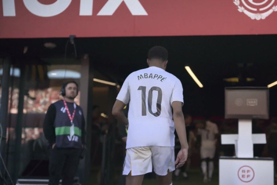 (fan) Trey tweet media