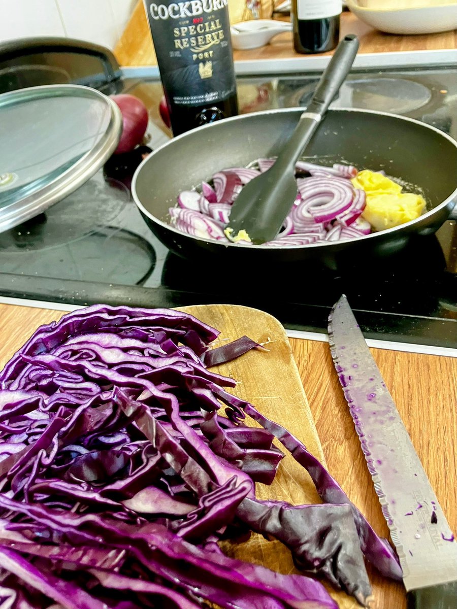 karen thompson tweet media