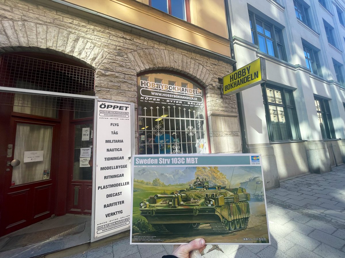 igluemodels tweet media