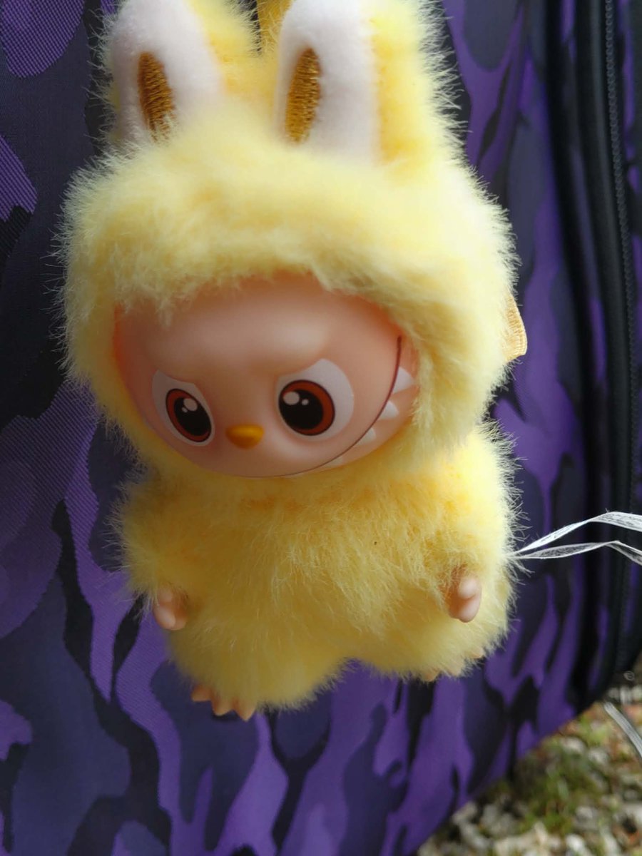 affiri's tweet photo. 最近バッグにつけてる 
THE MONSTER PIN FOR LOVE 
 の可愛💛ぬいぐるみペンダント❣
バッグに付けて歩くと、 そっと微笑む❣ぬいぐるみなのに、 心の奥の大切な場所❣https://t.co/k4ZX0kGhGU
https://t.co/pRYzOlUwIP
#PR #Labubu #トイ好きと繋がりたい #mocchi #モッチ #フィギュア #開封動画 https://t.co/1lGi2e5P2J