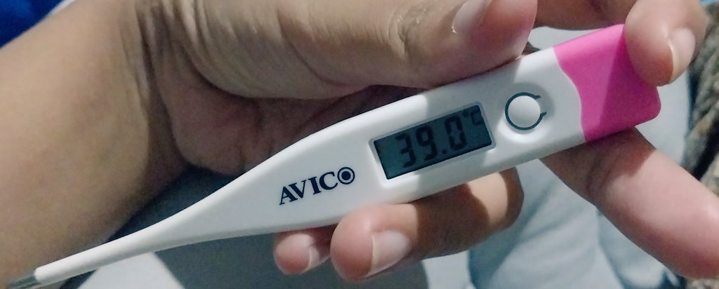 mbibsembib's tweet photo. 24 tahun hidup, akhirnya kena infus juga 🤝🏻 https://t.co/Ldn1748Szx