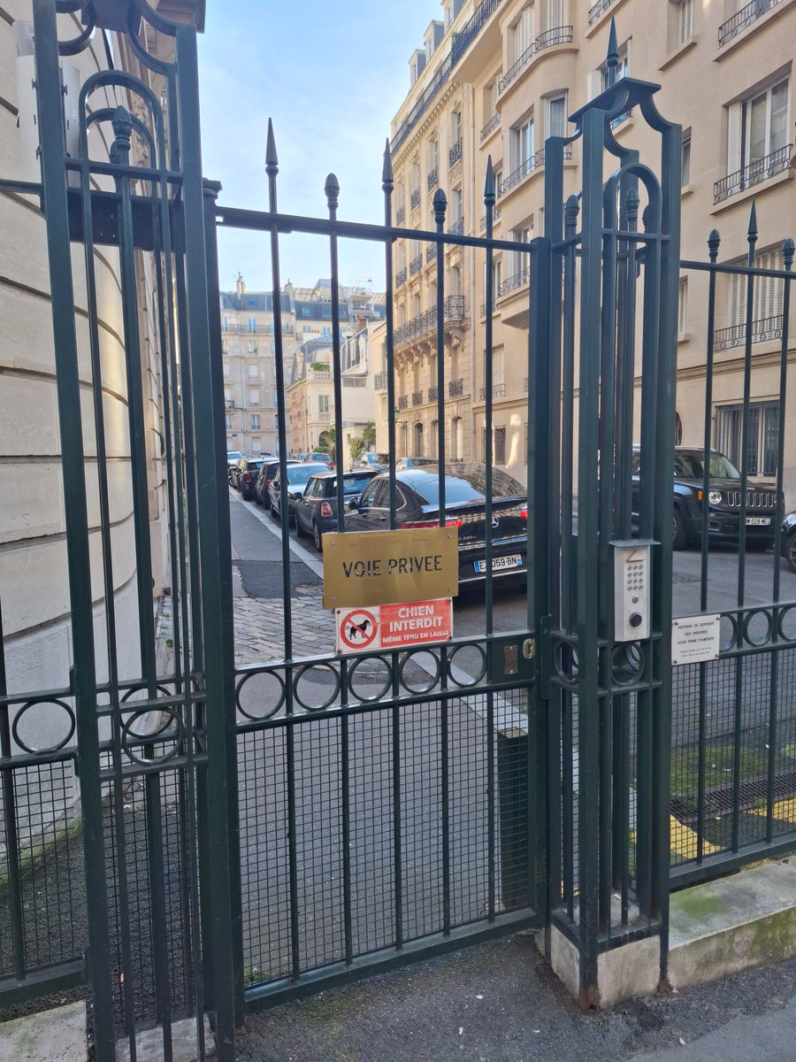 Libertarien tweet media