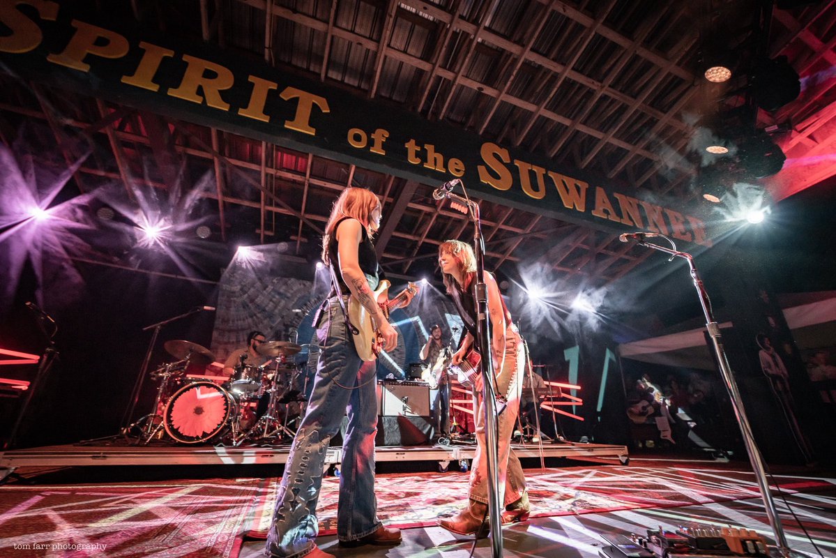 Larkin Poe tweet media