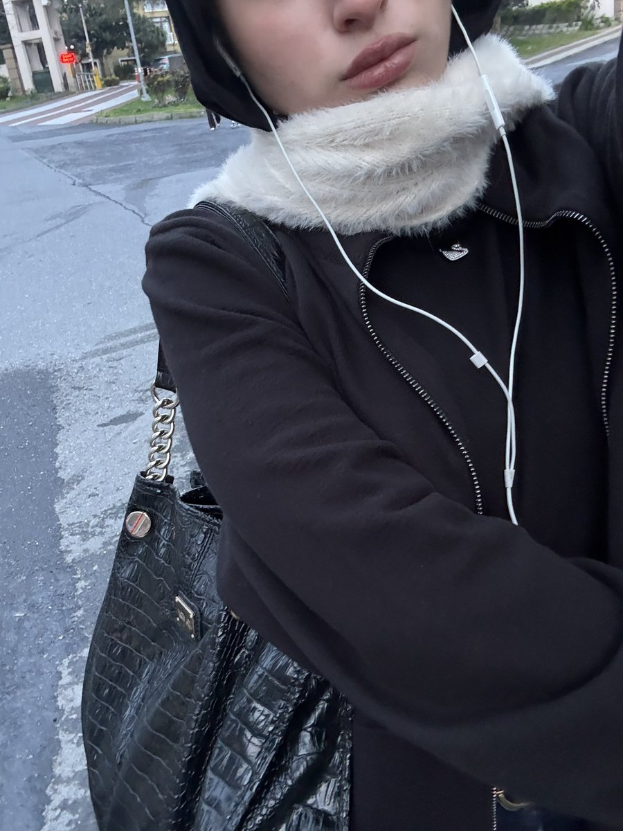 2003’s unbearable low waisted jeans tweet media