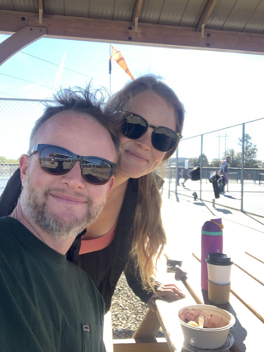 CAMPCAWWW's tweet photo. Good morning, time to pickleball https://t.co/DTmCMcbZGf