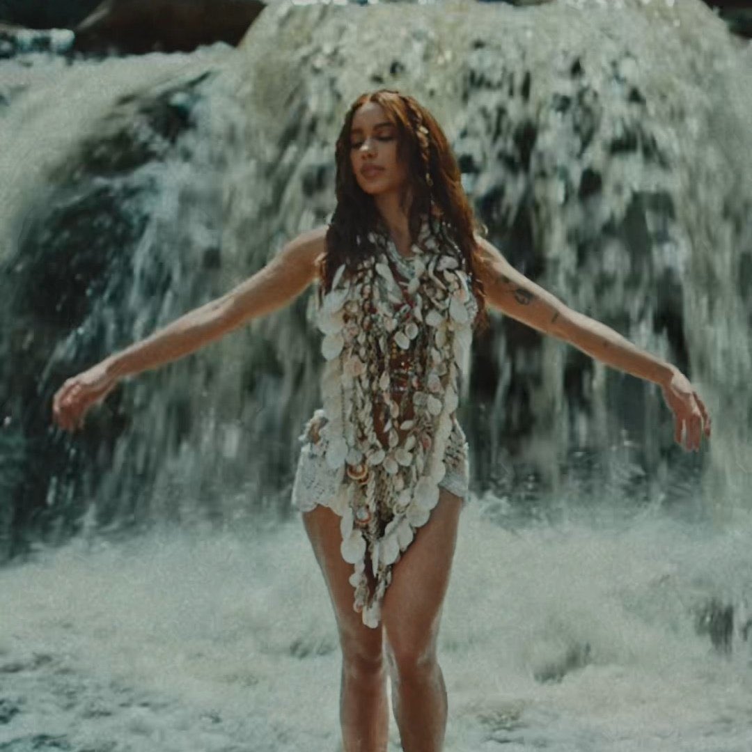 Acesso Anitta tweet media