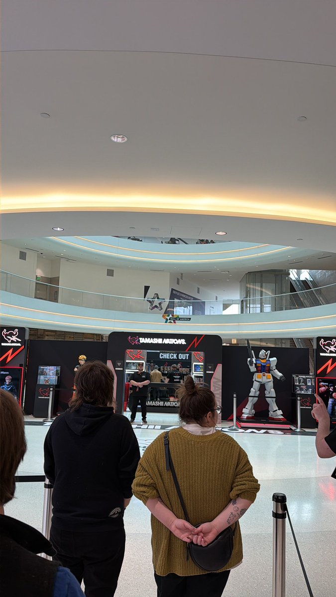 EyeLoveGamN tweet media