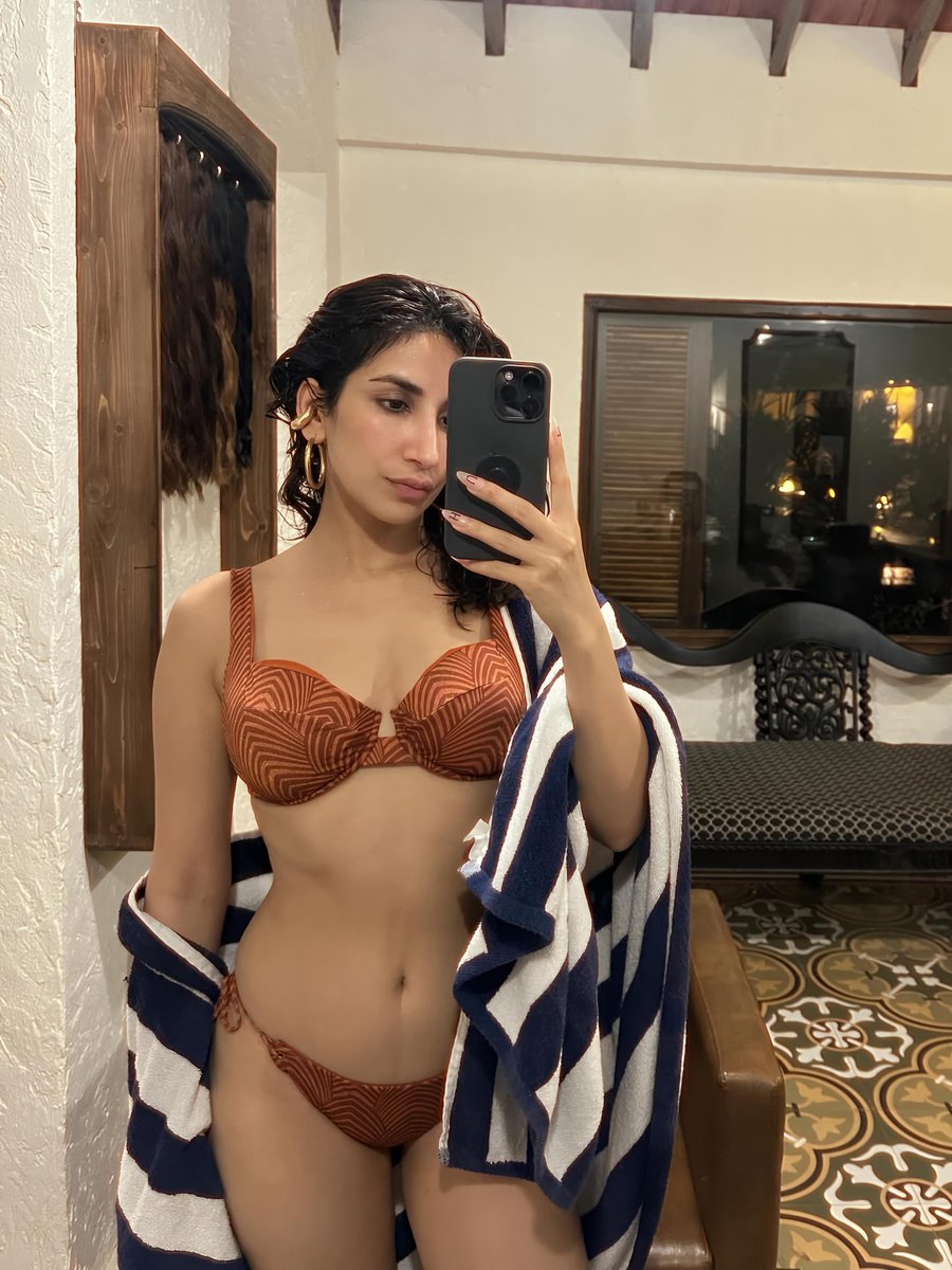 indianbiki71524's tweet photo. Parul Gulati Bikini πππ
.
.
.
#parul #parulgulati https://t.co/yIcxuAZipz