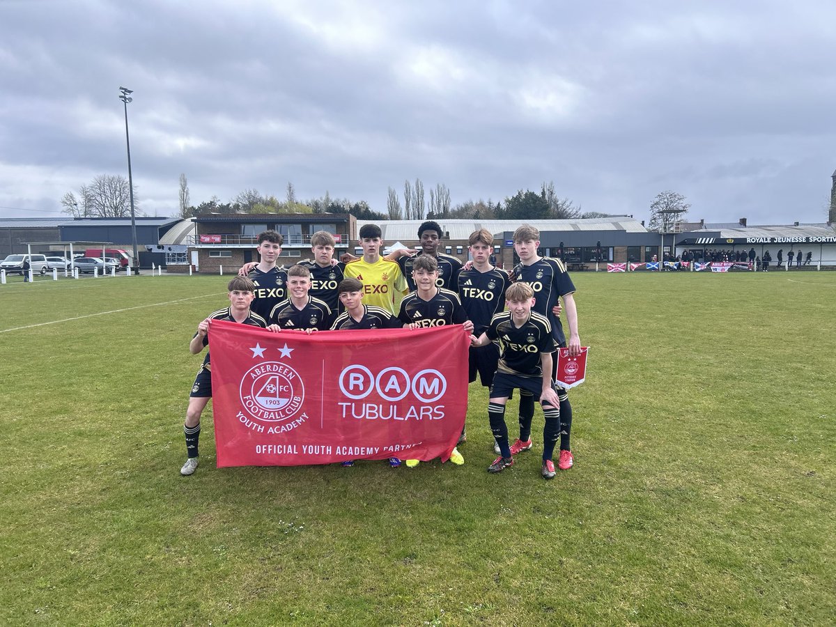 AberdeenFCYouth's tweet photo. A great first day at the BDW International U15 Cup with the 2011s winning 4 from 4 in the group stages to finish top with 1 game to spare. 

Onto day 2 
#coyr #youngdons #aberdeenfc 
@RAMTubulars @AberdeenFC https://t.co/n46GpuxNen