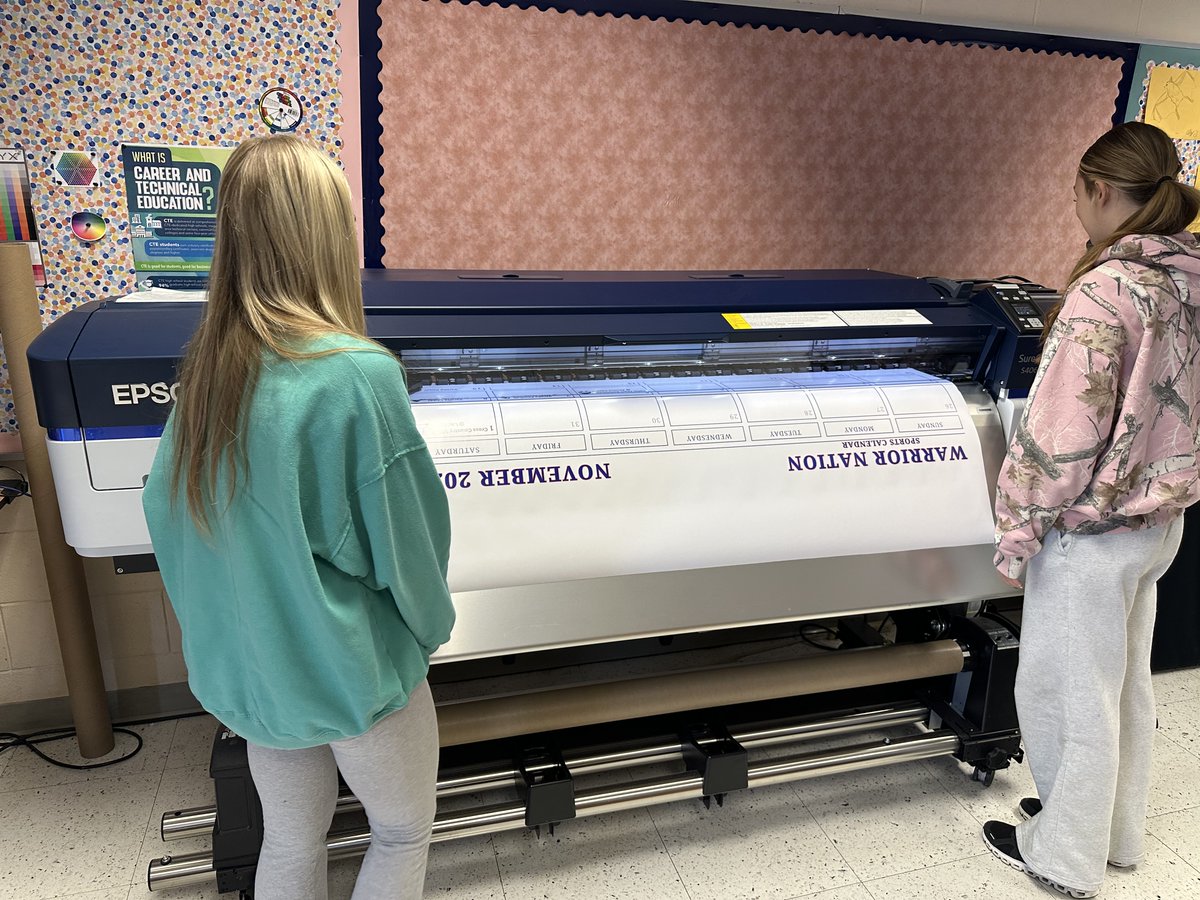 wep_us's tweet photo. Southwestern High School ABA students are gaining hands-on experience in their public relations apprenticeship!

From researching events, to customizing layouts and overseeing production of a final product — students are learning every step of the PR process. #uswepproject https://t.co/EnwQ55ZdhV