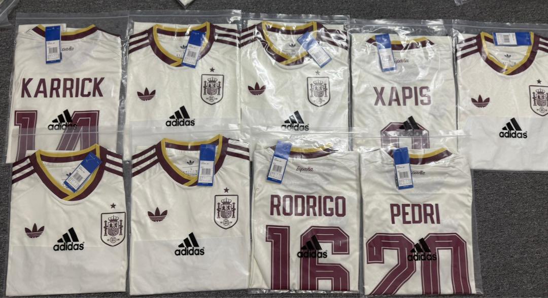 Camisetas tweet media