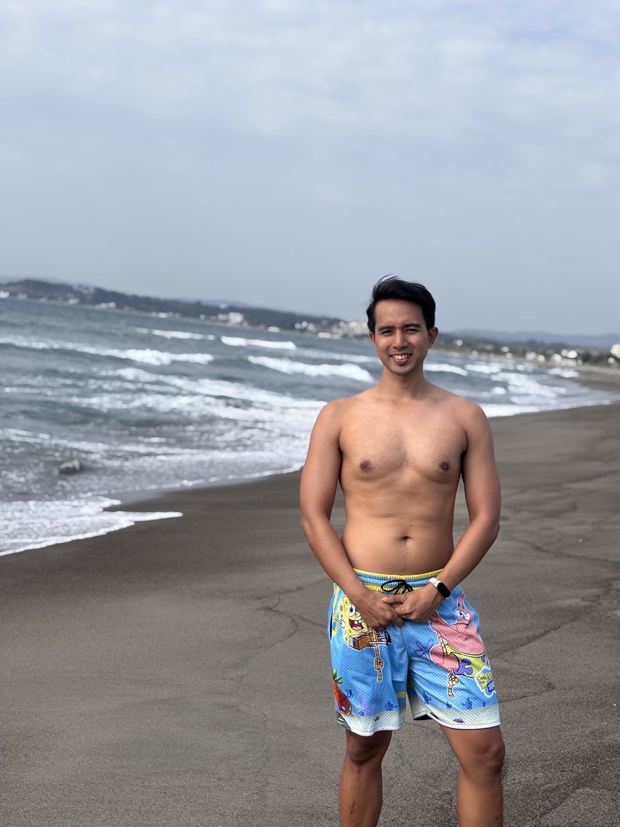 thirdylopez03's tweet photo. Spongebob, big guy pants, ok https://t.co/5c20iZNUpa