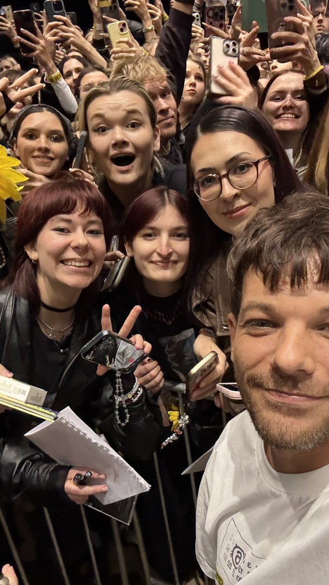 daria🪐🌼 tweet media