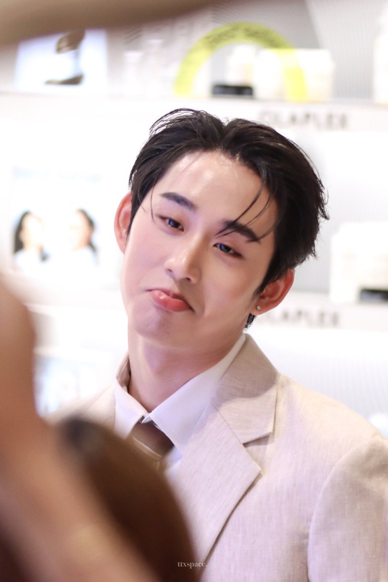 meme ᡣ𐭩 era you maniac🍓 tweet media