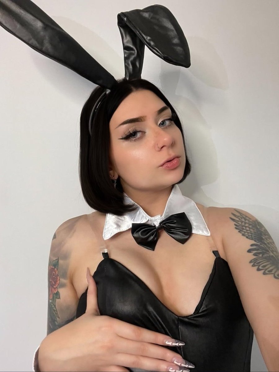 happy bunny girl season 🐰🖤